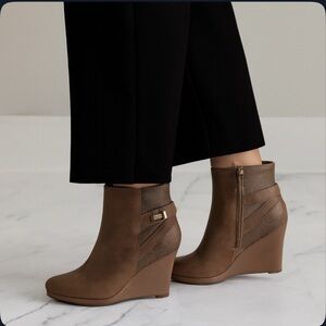 Cole Haan Martina Grayish Brown Leather Wedge Ankle Zipper Boot Women's Size 7